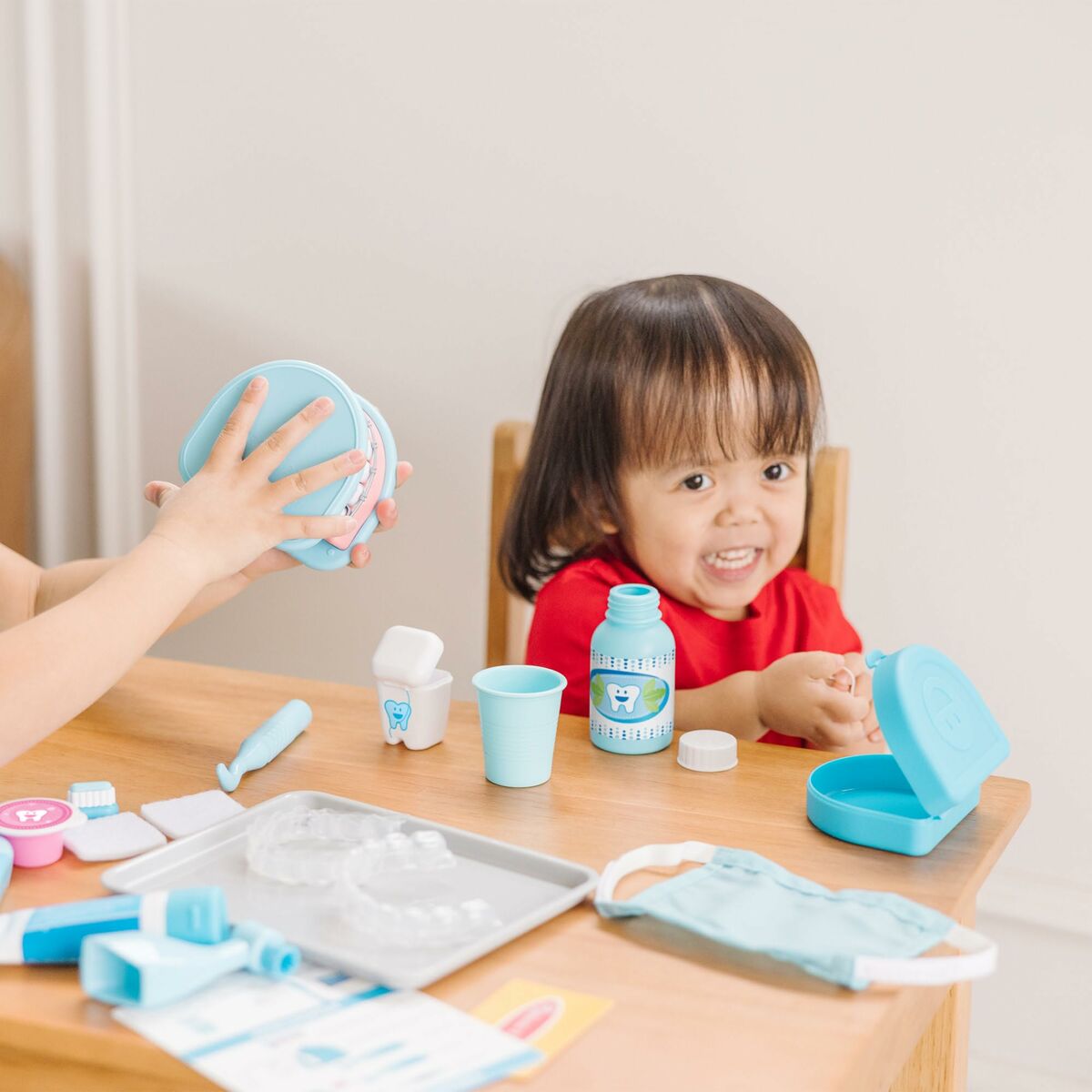 Trusă medicală de jucărie cu accesorii Melissa & Doug - Jucarii si jocuri, Imitații de jocuri