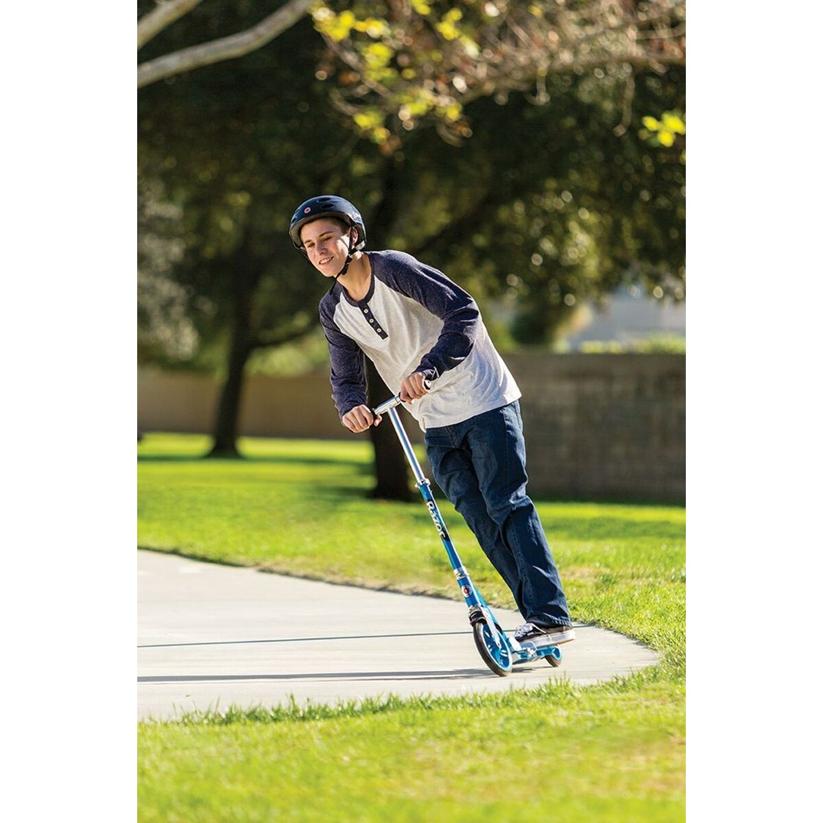 Trotinetă Scuter A5 Lux Razor 13073042 Albastru - Sport și în aer liber, Mobilitate urbană