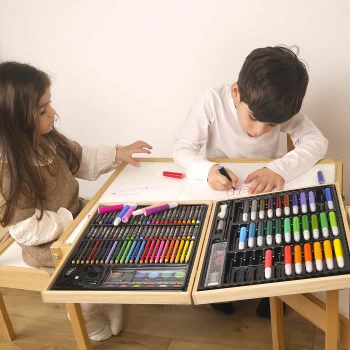Set pentru desen Multicolor 150 Piese - Jucarii si jocuri, Activități creative