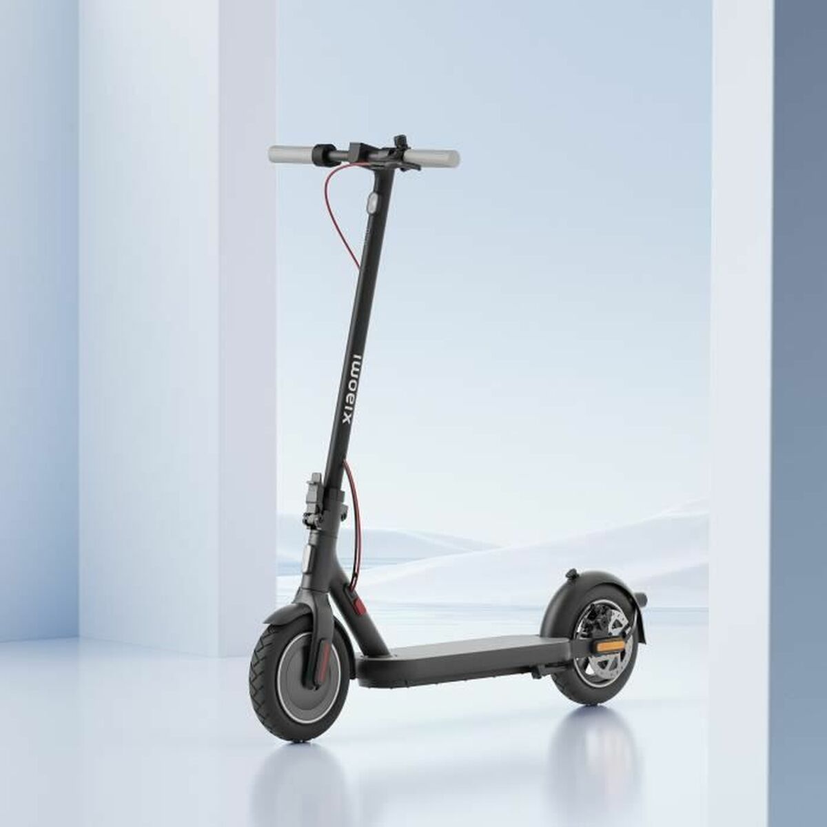 Trotinetă Electrică Xiaomi Electric Scooter 4 300 W - Sport și în aer liber, Mobilitate urbană