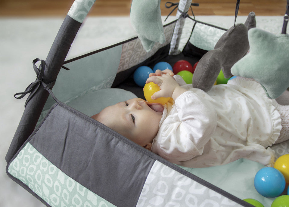 Centru de joaca cu bile BabyJem Toy Ball Play Mat
