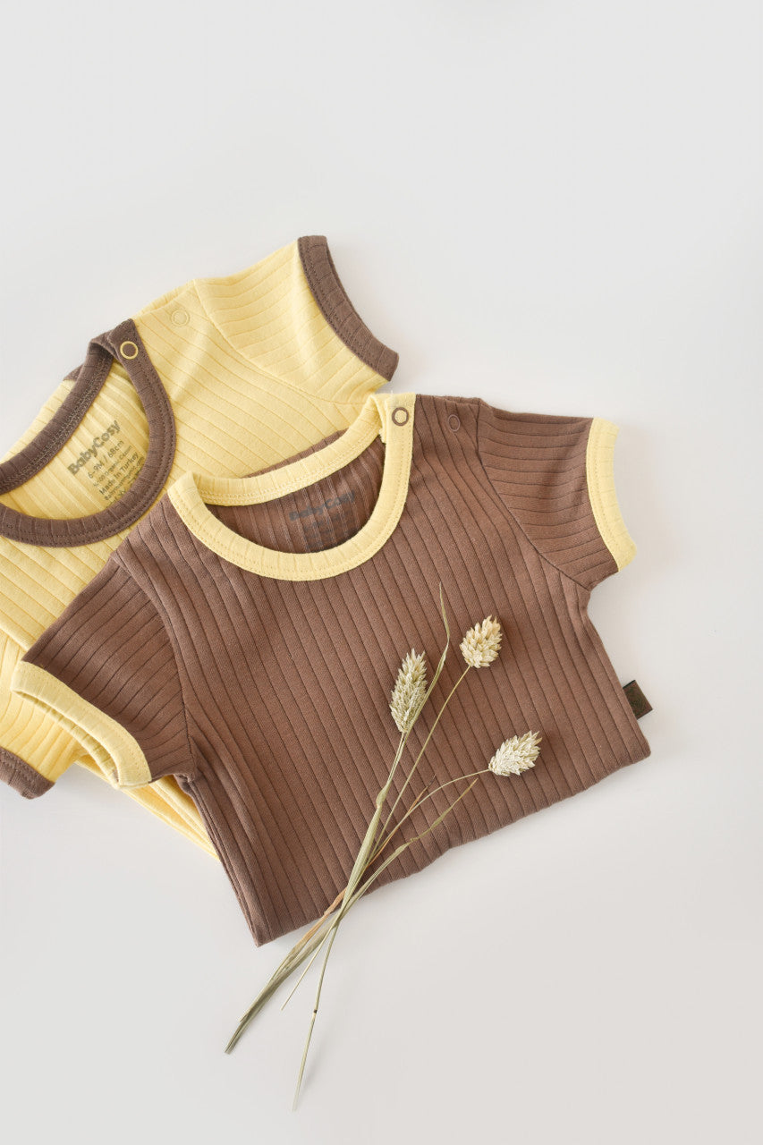 Set 2 body-uri Ribana Bebe Unisex din bumbac organic si 5%elastan - Vanilie/Maro BabyCosy