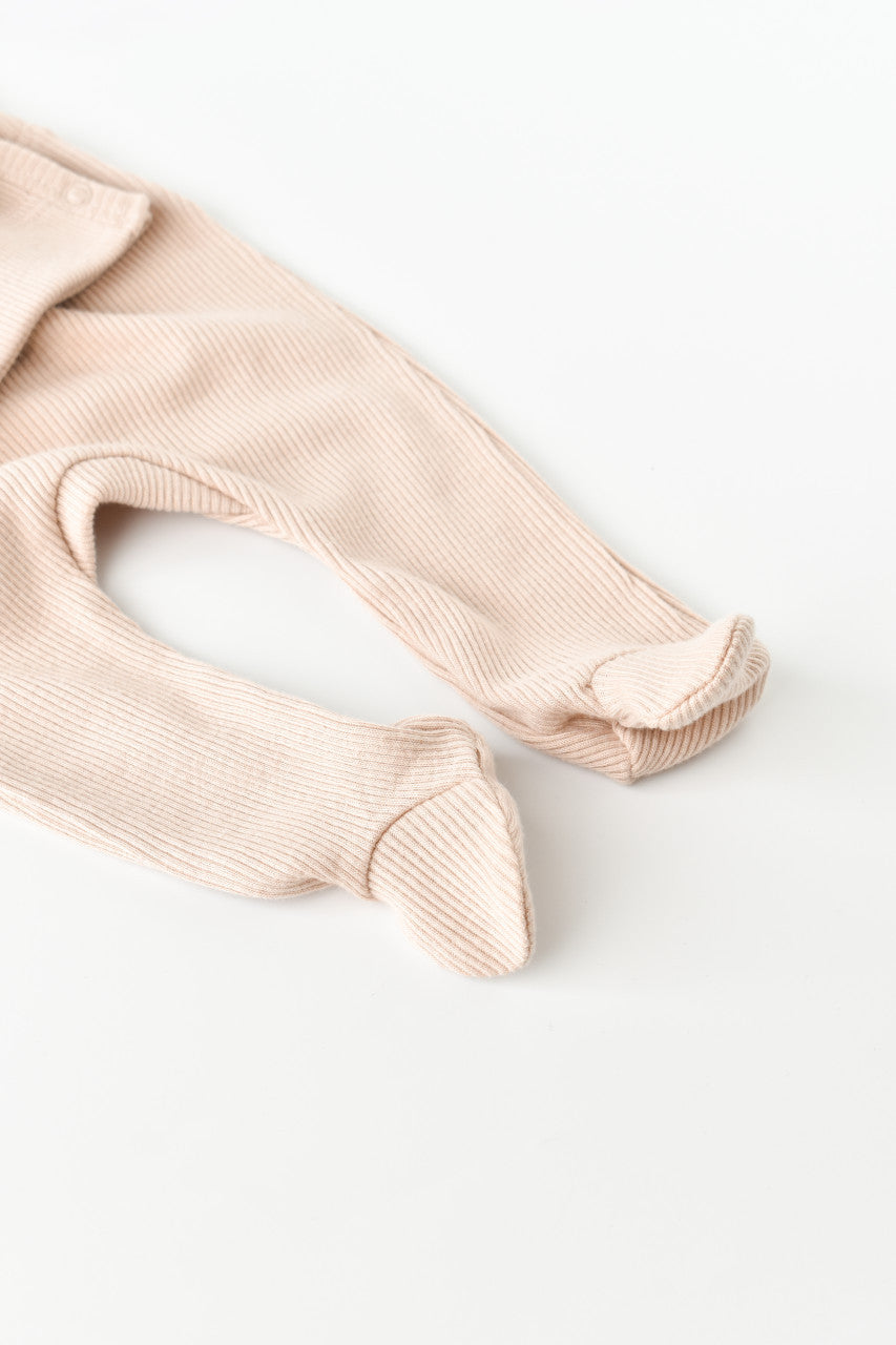 Set 4 piese: bluza, pantaloni, caciulita si manusi din bumbac organic si modal - Blush, BabyCosy