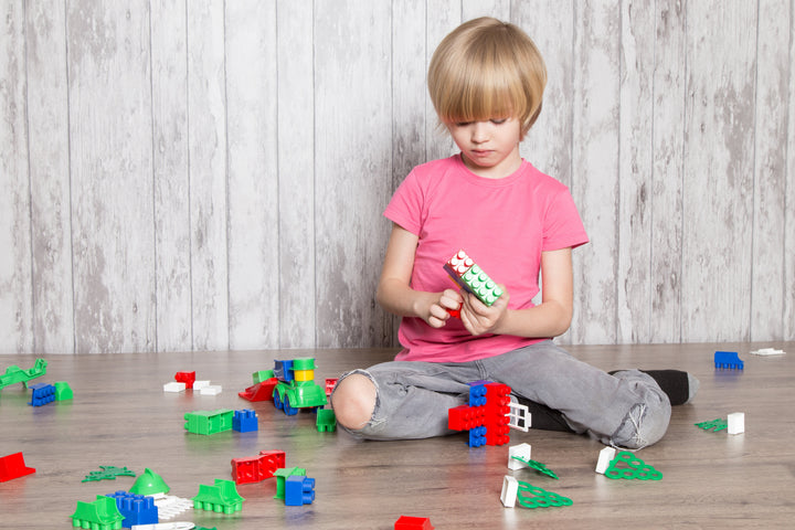 5 jucarii educative care fac diferenta in dezvoltarea copilului pana la 7 ani