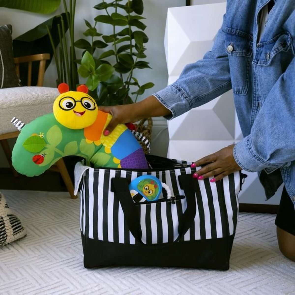 Centru de activităţi Baby Einstein Cal-a-Pillow - Bebelus, Jucăriile copilăriei timpurii