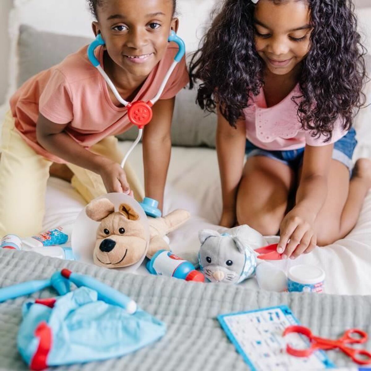 Trusă medicală de jucărie cu accesorii Melissa & Doug - Jucarii si jocuri, Imitații de jocuri