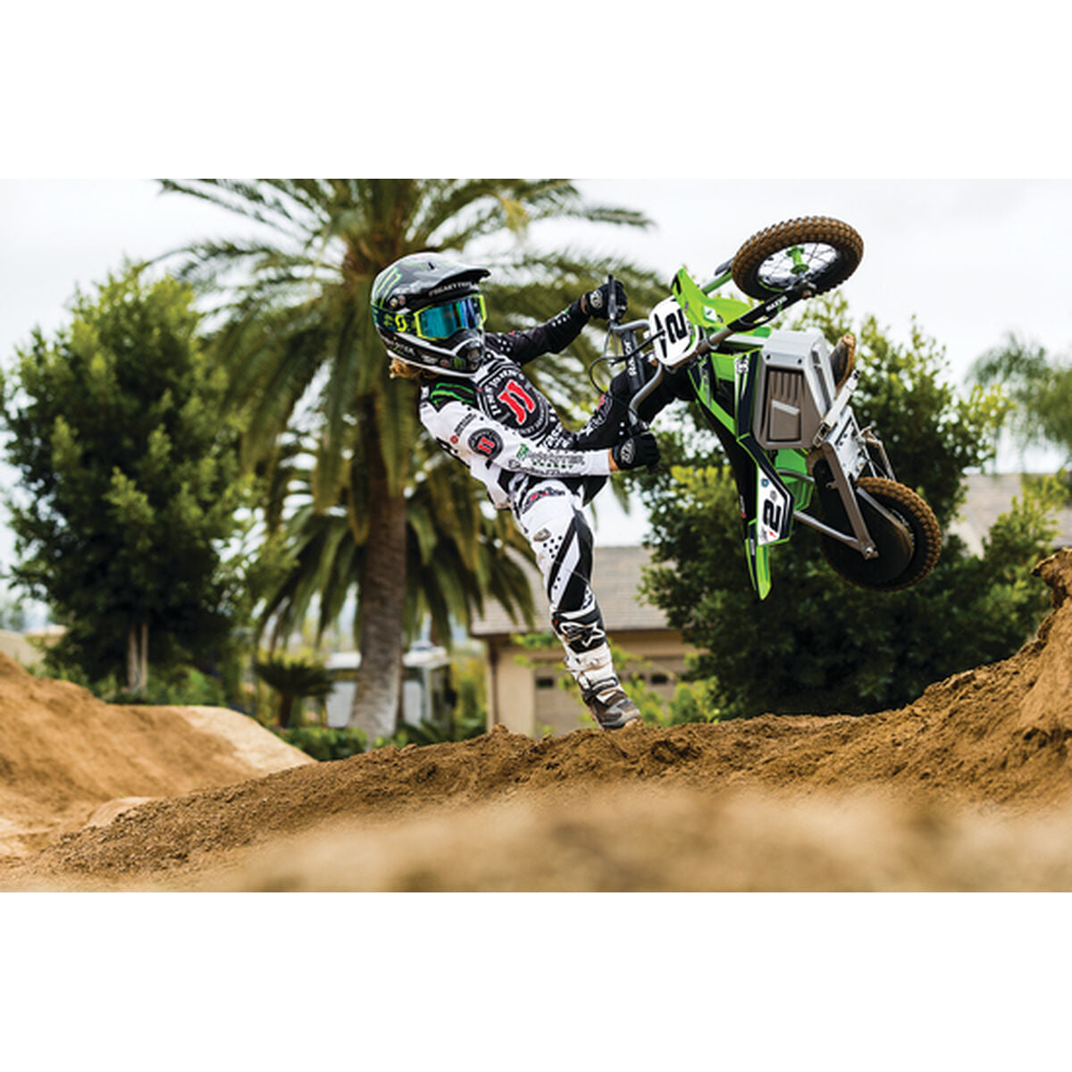 Scooter electric pentru copii Razor Dirt Rocket SX350 McGrath Alb Negru Verde Gri - Jucarii si jocuri, În aer liber și sport
