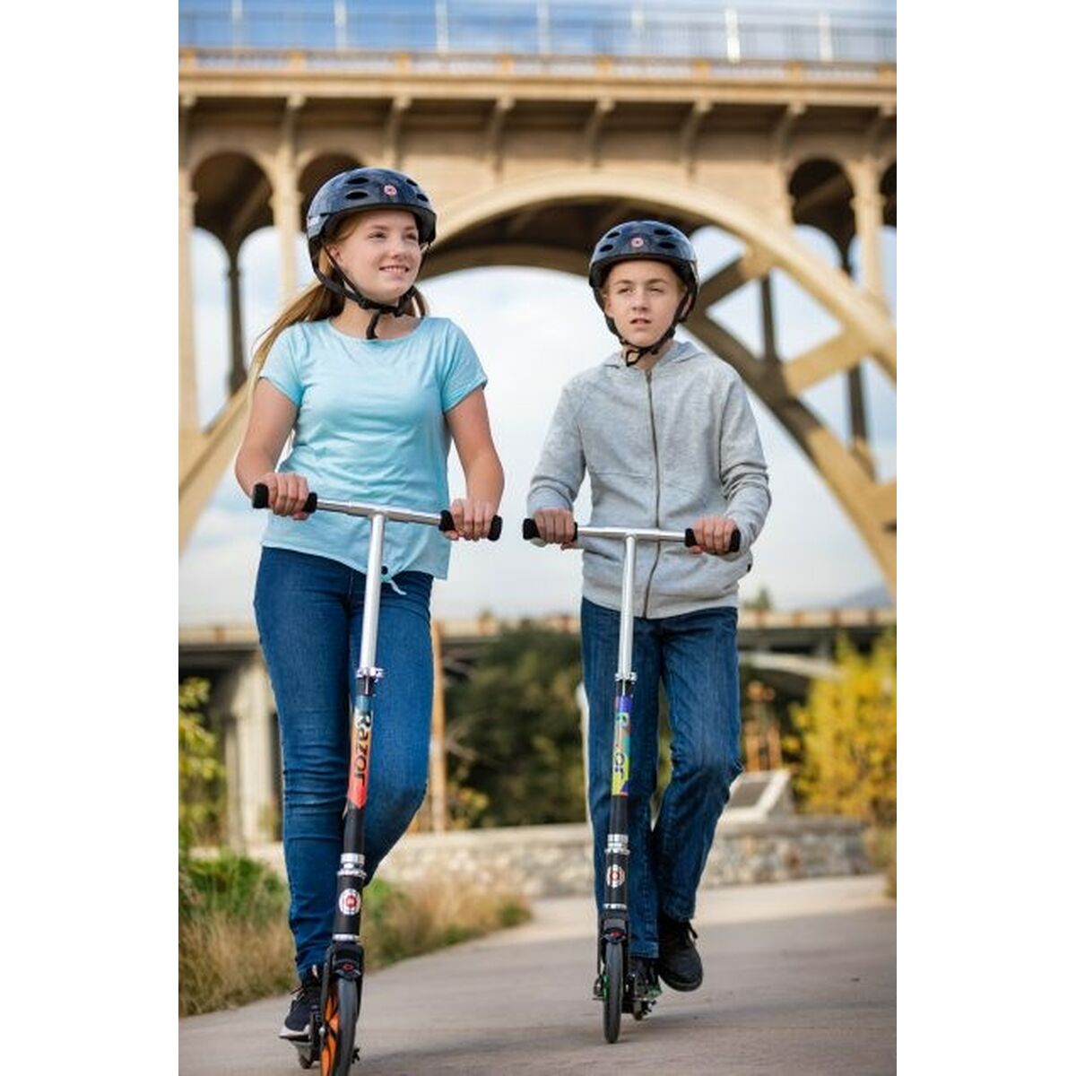 Trotinetă A5 Lux Light-Up Razor 13073033 Negru Verde Multicolor - Sport și în aer liber, Mobilitate urbană