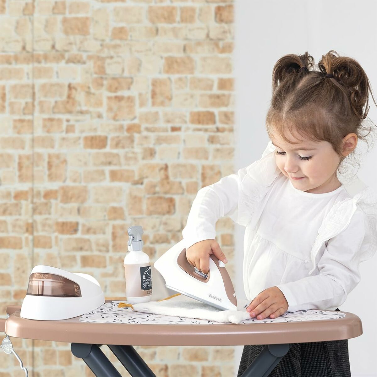 Măsuță de Călcat Smoby Tefal cu Fier de Călcat Electronic, 9 Accesorii, Pliabilă, 3+ Ani - Jucarii si jocuri, Imitații de jocuri