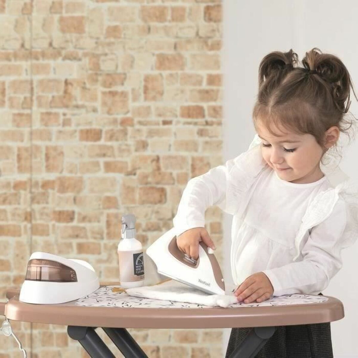 Măsuță de Călcat Smoby Tefal cu Fier de Călcat Electronic, 9 Accesorii, Pliabilă, 3+ Ani - Jucarii si jocuri, Imitații de jocuri