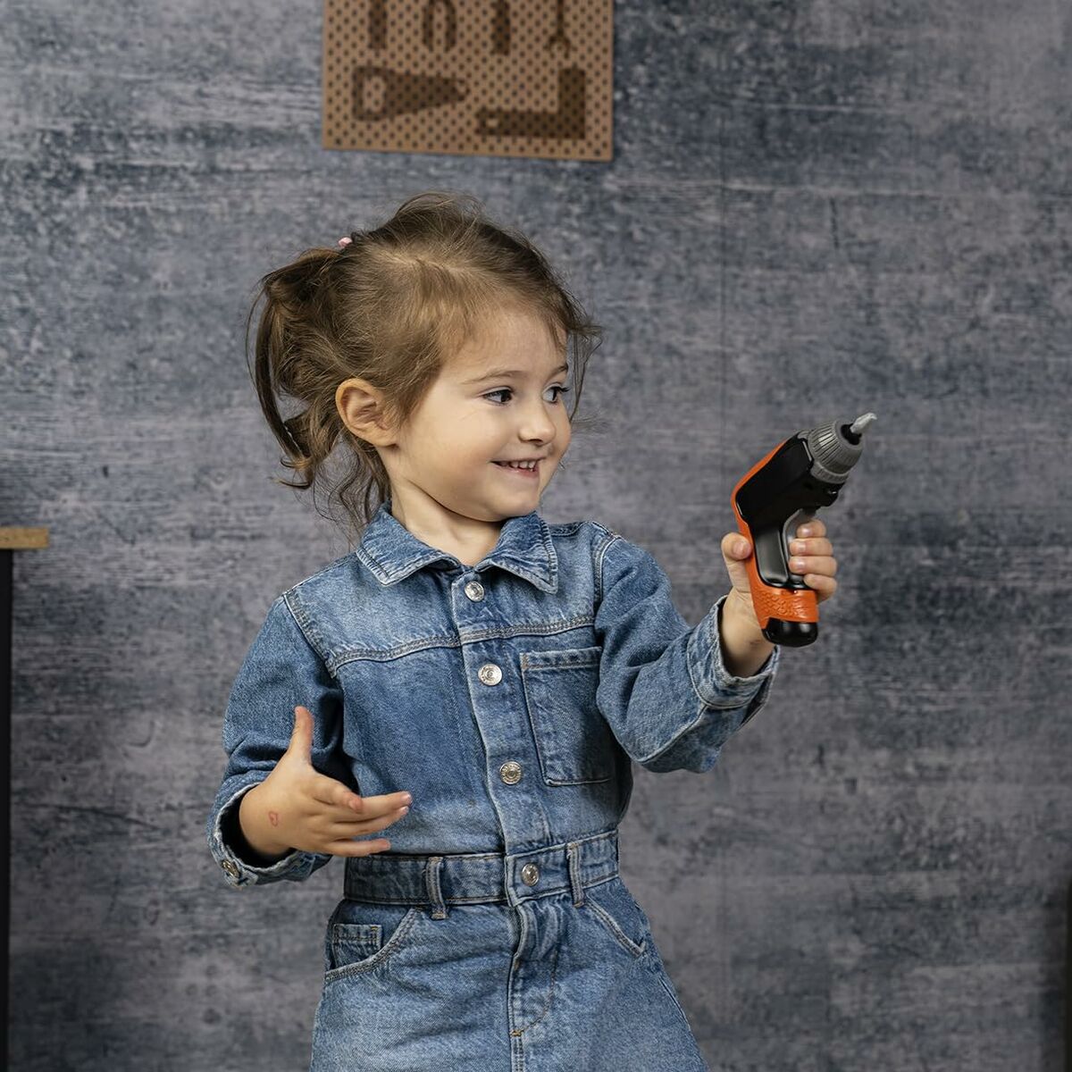 Atelier/Bancă de Lucru Smoby Black+Decker cu Macara, Set de Scule 95 Piese - Jucarii si jocuri, Imitații de jocuri