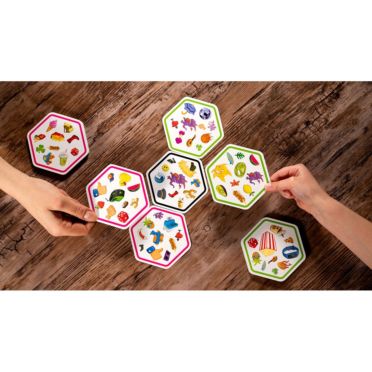Joc de Masă Dobble Connect (FR) - Jucarii si jocuri, Jocuri și accesorii