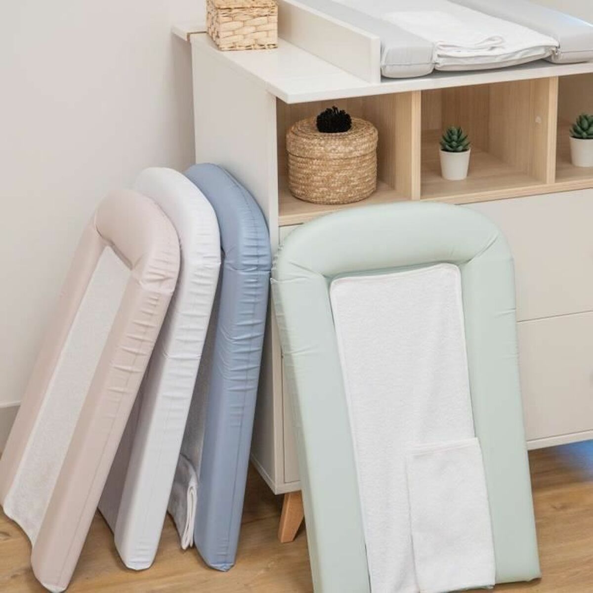 Saltea/Măsuță de Schimbat Scutece, Impermeabilă Mov Domiva 42 x 70 cm - Sănătate și îngrijire personală, Îngrijirea copiilor și puericultură