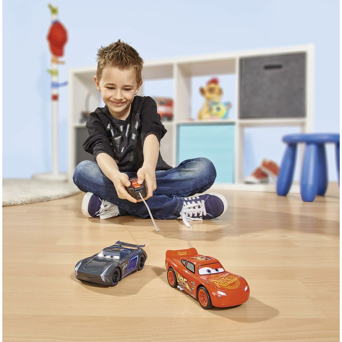 Mașinuță RC Fulger McQueen (Lightning McQueen), Disney Pixar Cars, 1:32, 27 MHz, Jada Toys, 4+ Ani - Jucarii si jocuri, Imitații de jocuri