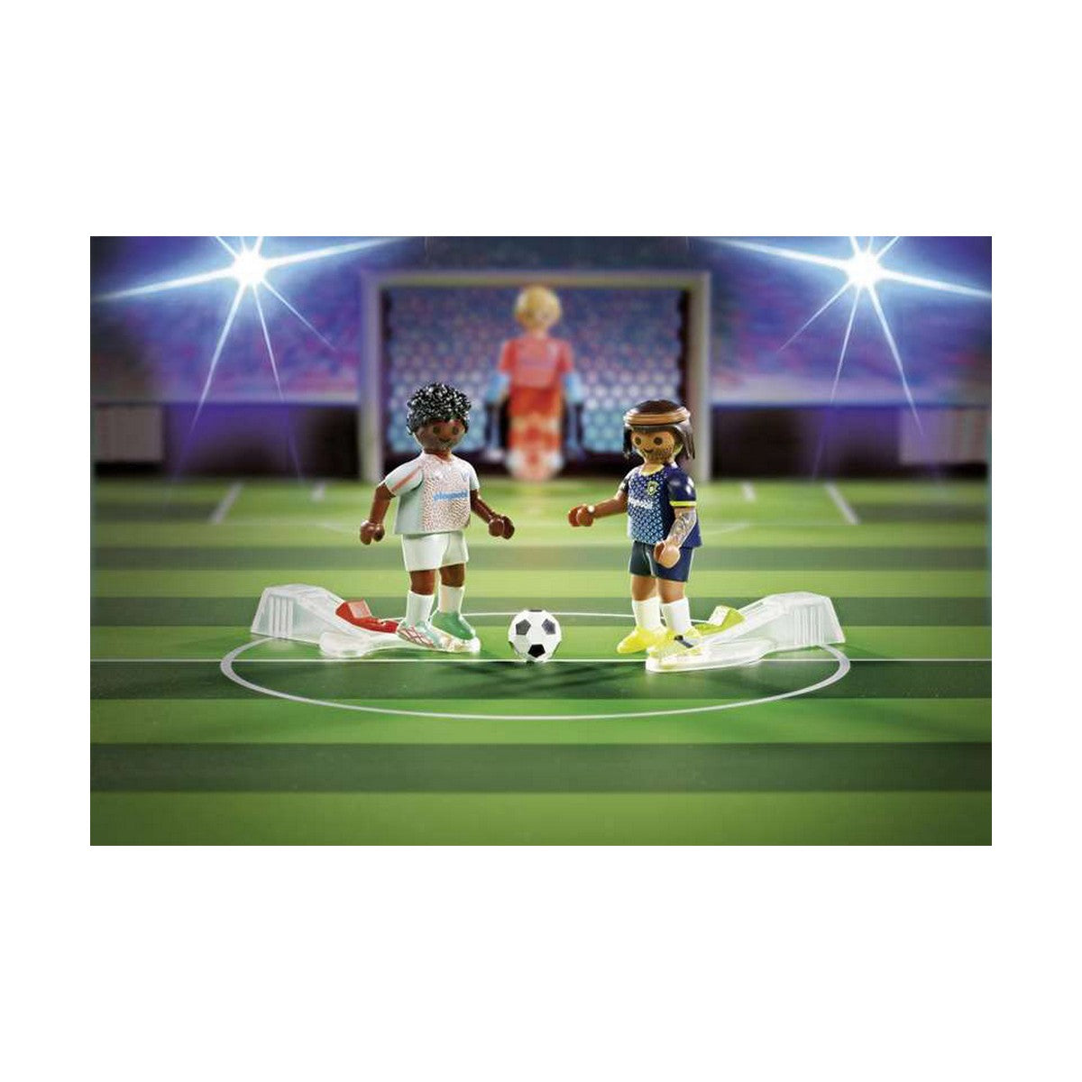 Playset Playmobil Sports & Action Football Pitch 63 Piese 71120 - Jucarii si jocuri, Păpuși și figurine