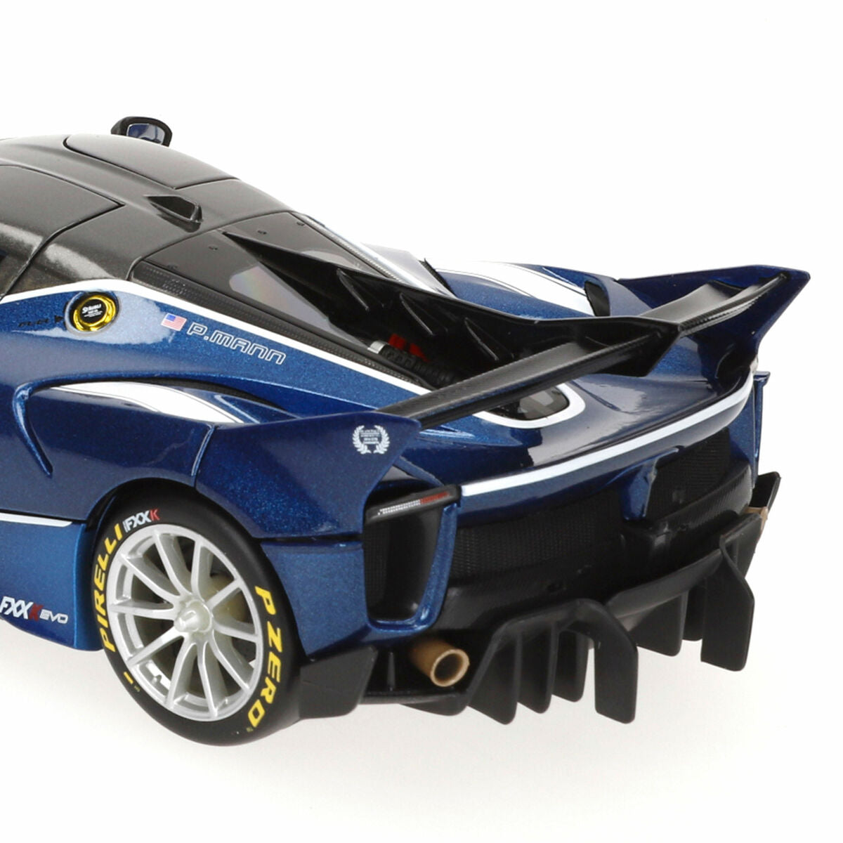 Mașină Bburago Ferrari FXX K-EVO #27 BL 1:18 - Jucarii si jocuri, Vehicule