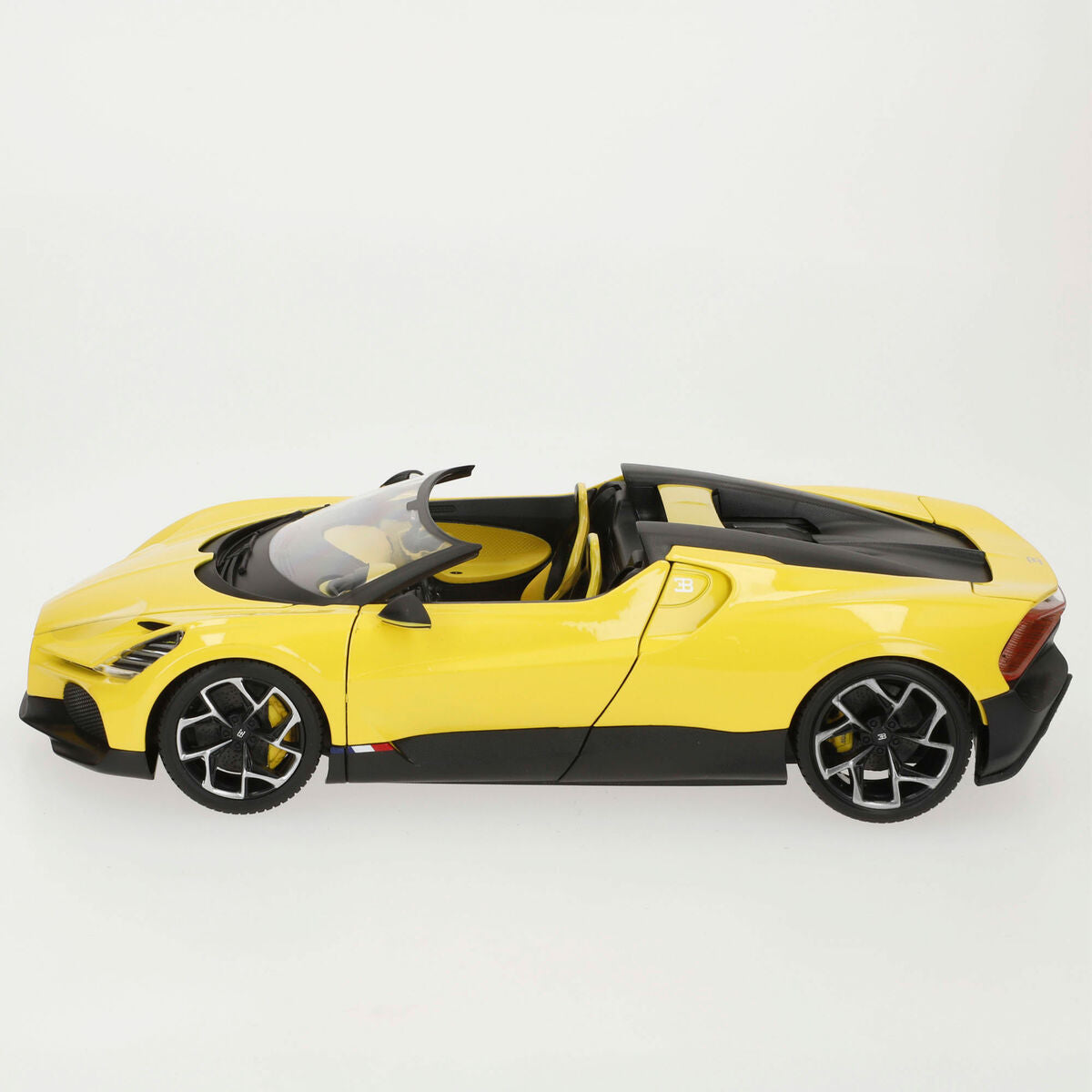 Mașină Bburago GT Bugatti Mistral 1:18 - Jucarii si jocuri, Vehicule