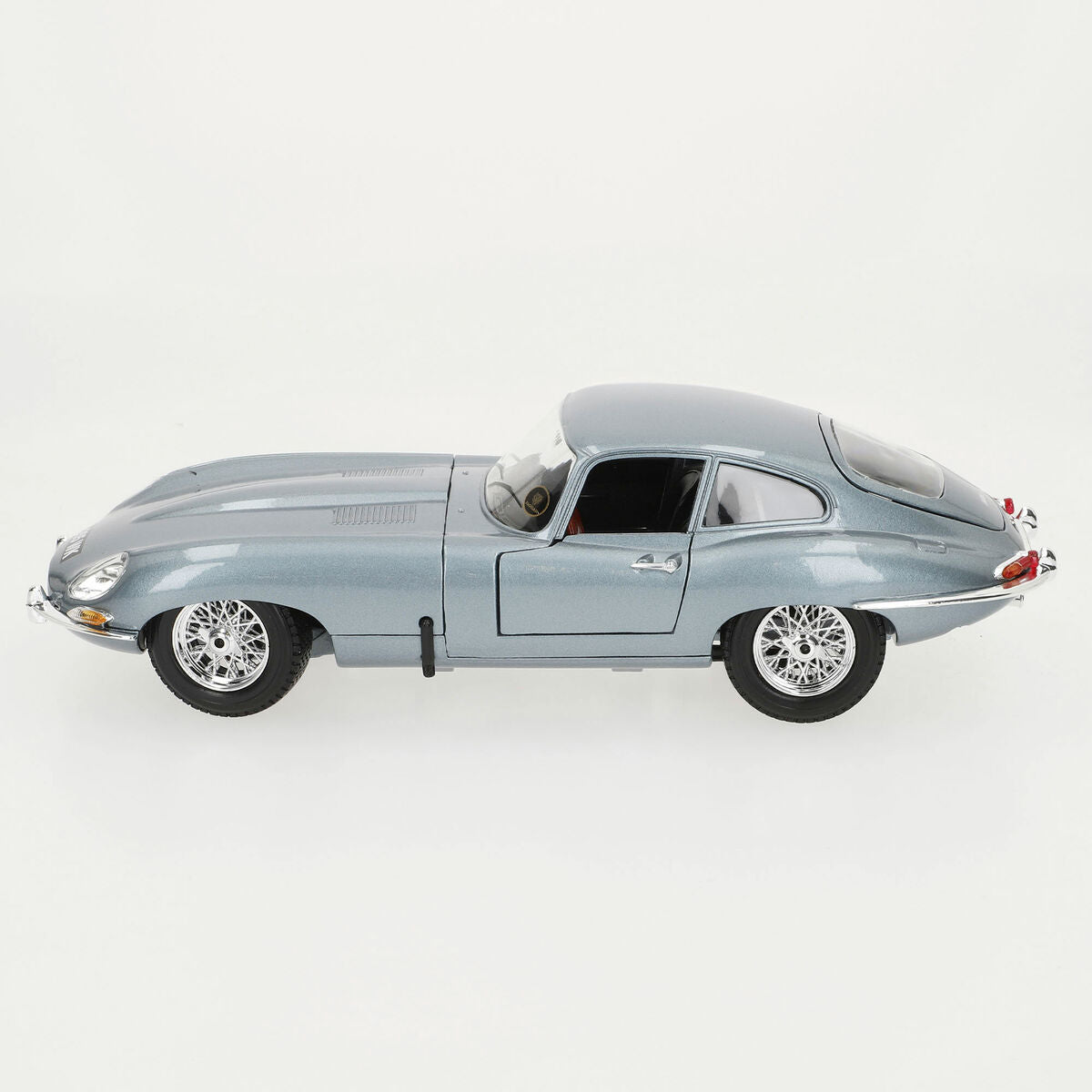 Mașină Bburago GT-Jaguar "E" Coupe (1961) 1:18 - Jucarii si jocuri, Vehicule