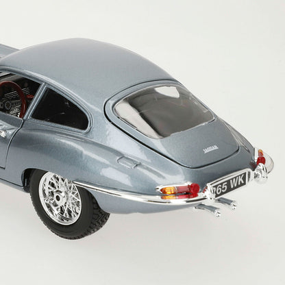 Mașină Bburago GT-Jaguar "E" Coupe (1961) 1:18 - Jucarii si jocuri, Vehicule