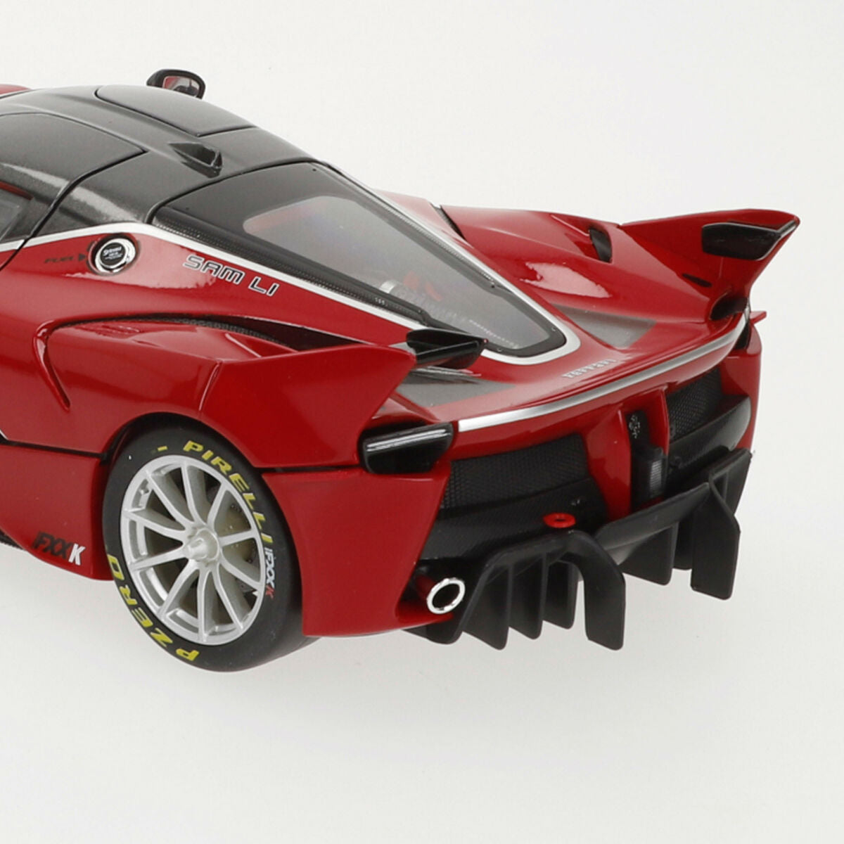 Mașină Bburago Ferrari FXX K #88 1:18 - Jucarii si jocuri, Vehicule