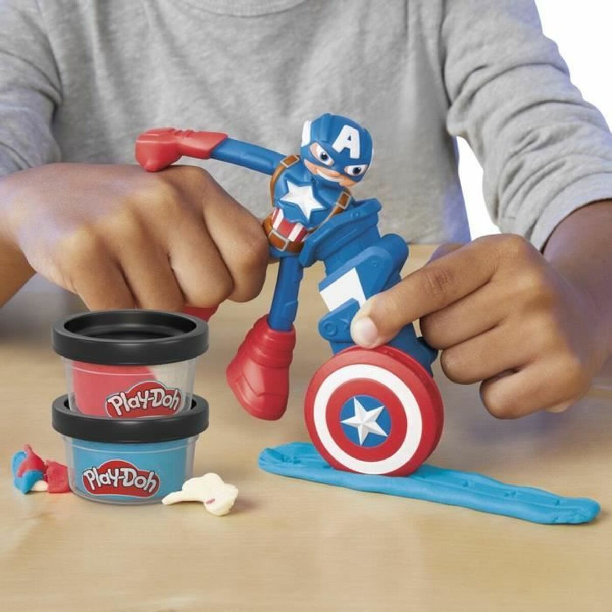 Joc de Plastilină Play-Doh Capitán América Set Stamper Shield Multicolor - Jucarii si jocuri, Activități creative