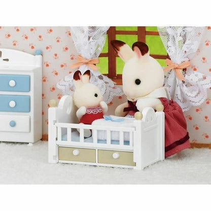 Figurine de Acțiune Sylvanian Families Baby Rabbit Chocolate Bed - Jucarii si jocuri, Păpuși și figurine