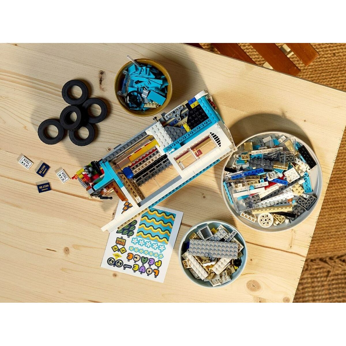 Set de Construcție Lego Volkswagen T2 Camper Van 10279 2207 Piese - Jucarii si jocuri
