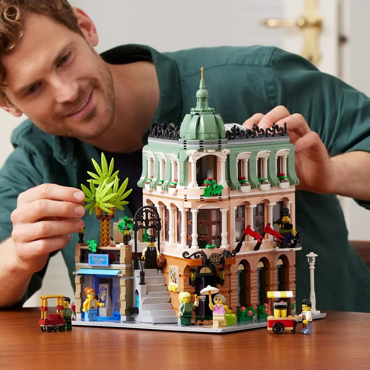 Set de Construcție Lego Icons 10297 Boutique Hotel Negru 3066 Piese - Jucarii si jocuri
