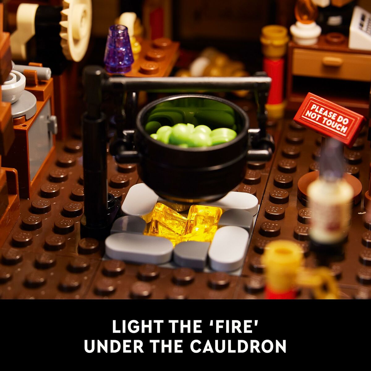 Set de Construcție Lego Disney Hocus Pocus - Sanderson Sisters' Cottage 21341 2316 Piese - Jucarii si jocuri