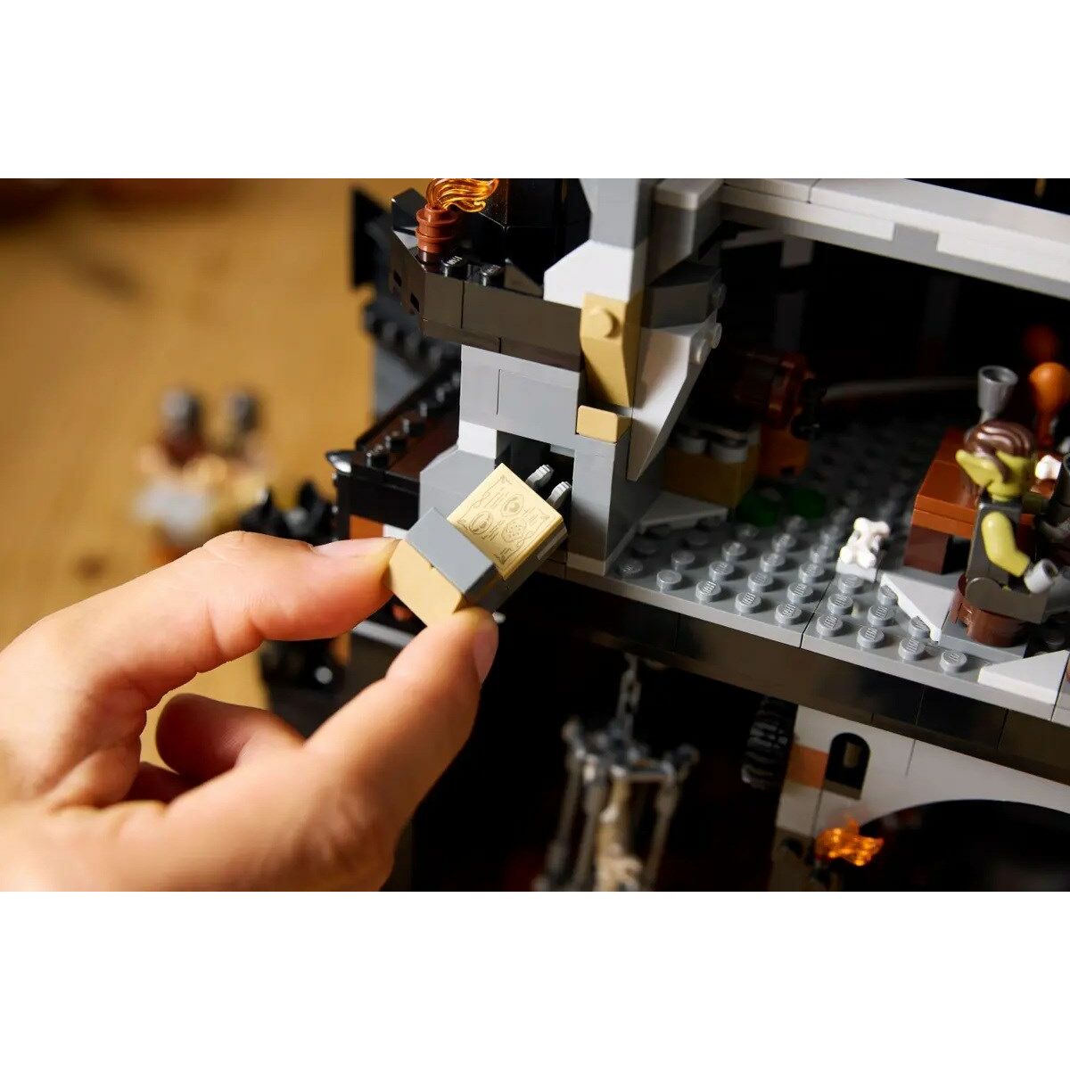 Set de Construcție Lego ICONS 10333 The Lord of the Rings: Barad-dûr 5471 Piese - Jucarii si jocuri