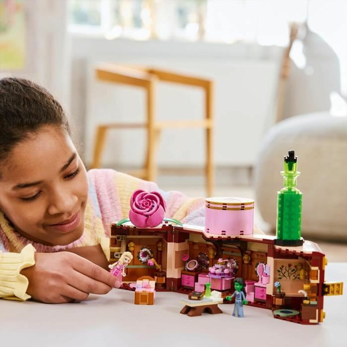 Set de Construcție Lego Wicked 75683 Glinda and Elphaba's Dorm 740 Piese - Jucarii si jocuri