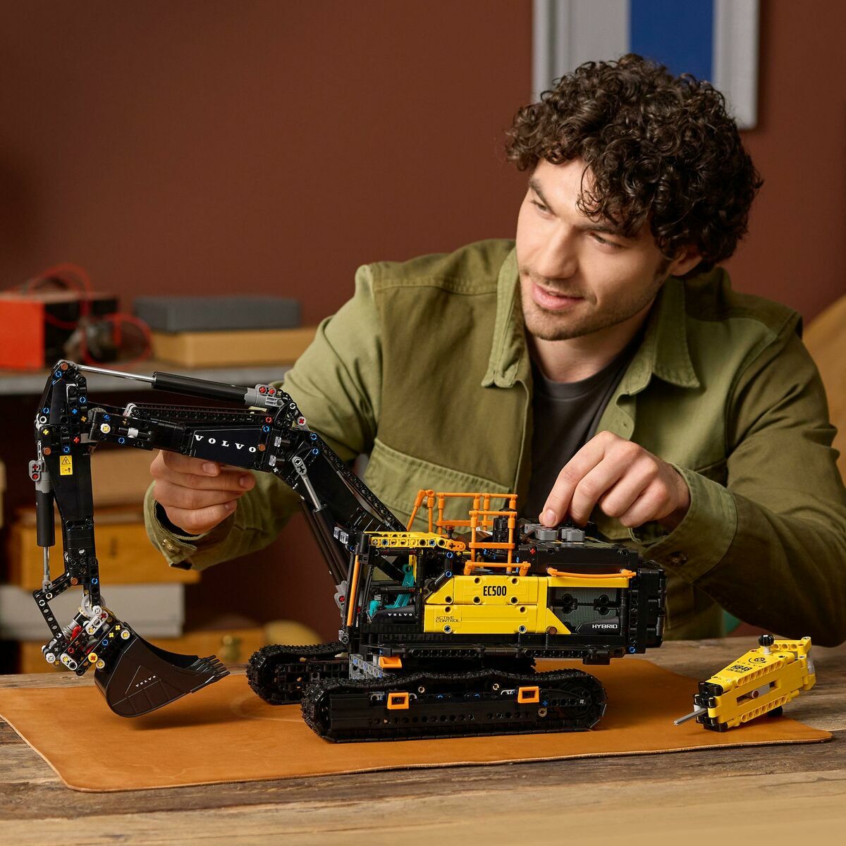 Set de Construcție Lego 42215 Volvo EC500 Hybrid Excavator 2359 Piese - Jucarii si jocuri
