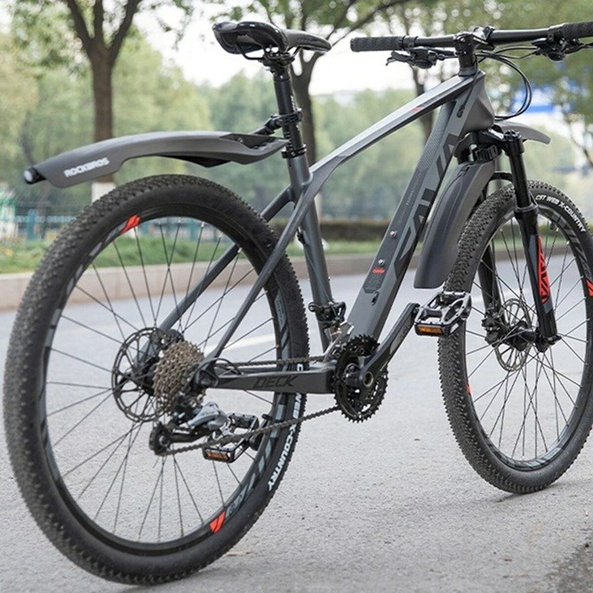 Lumina LED spate pentru bicicletă Rockbros DNB8001BK - Sport și în aer liber, Ciclism