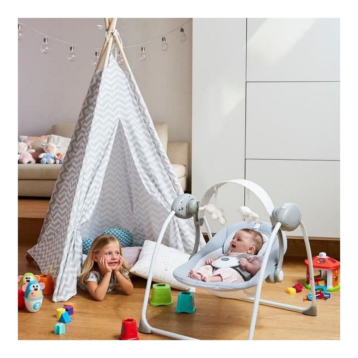 Scaun Balansoar Chicco Relax & Play Swing Gri Alb - Bebelus, Activitate și divertisment