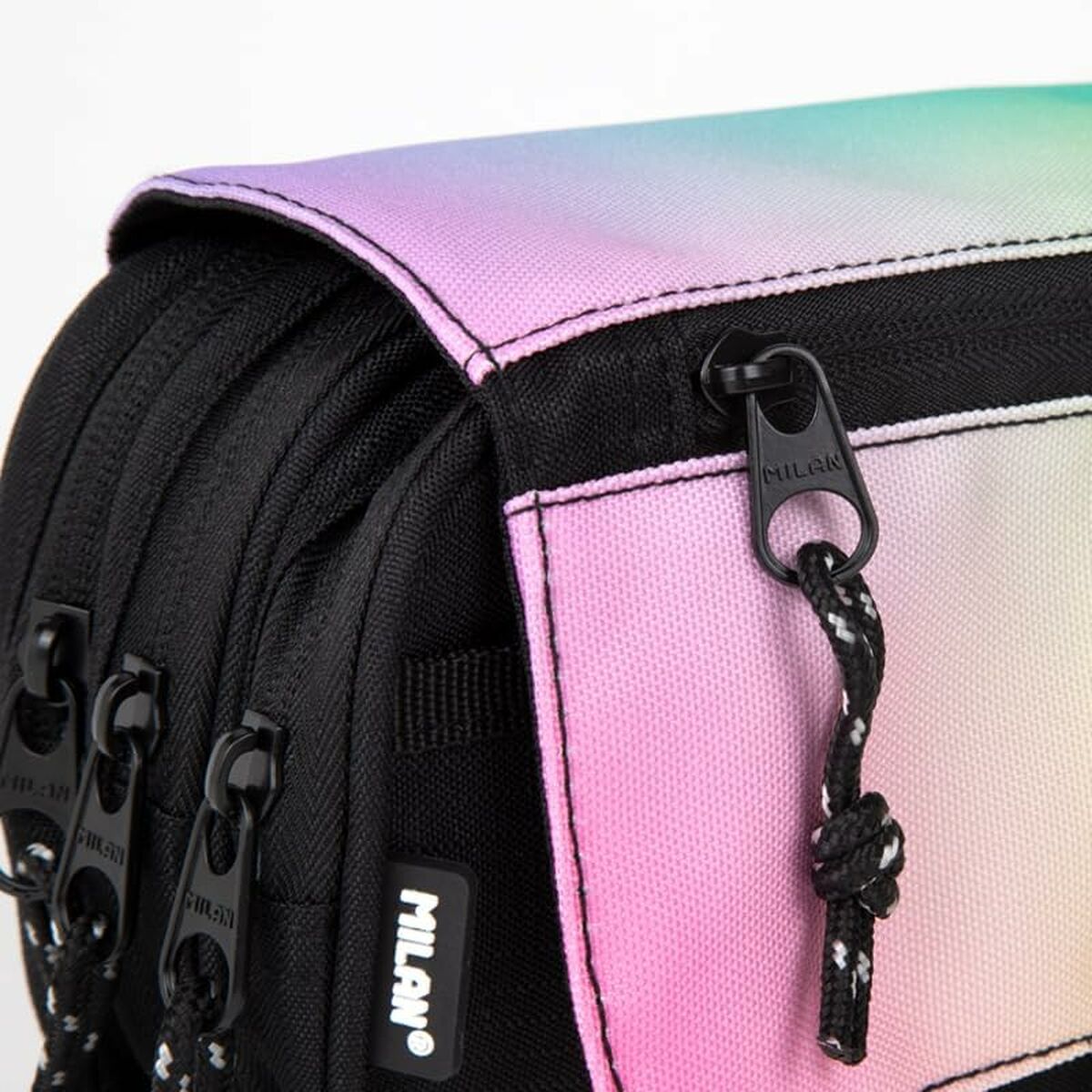 V8H8703C77E81F76425793526A0D90BB8C0R4494932P7