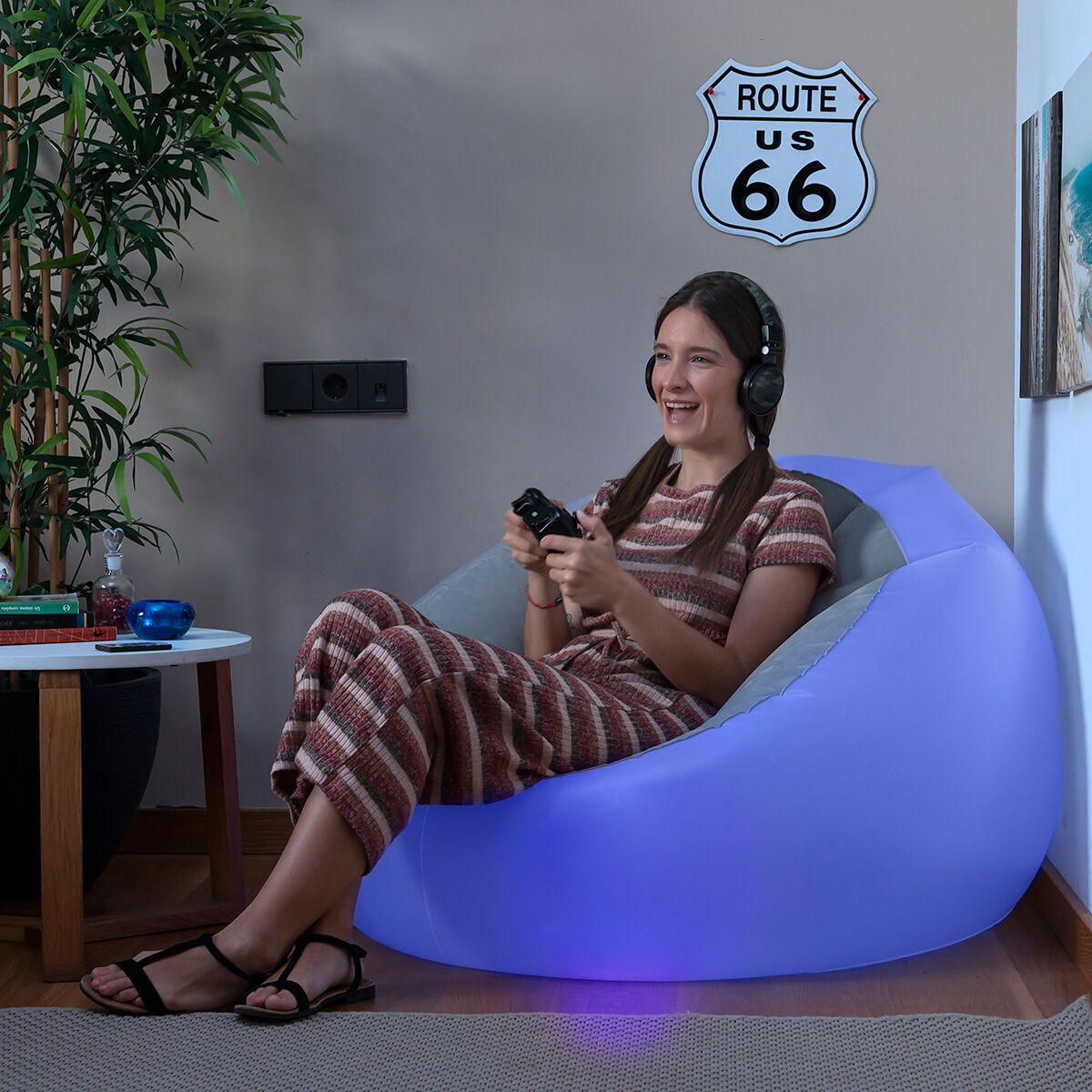 Fotoliu gonflabil cu LED multicolor și telecomandă Chight InnovaGoods - Curte, Mobilier de grădină și accesorii