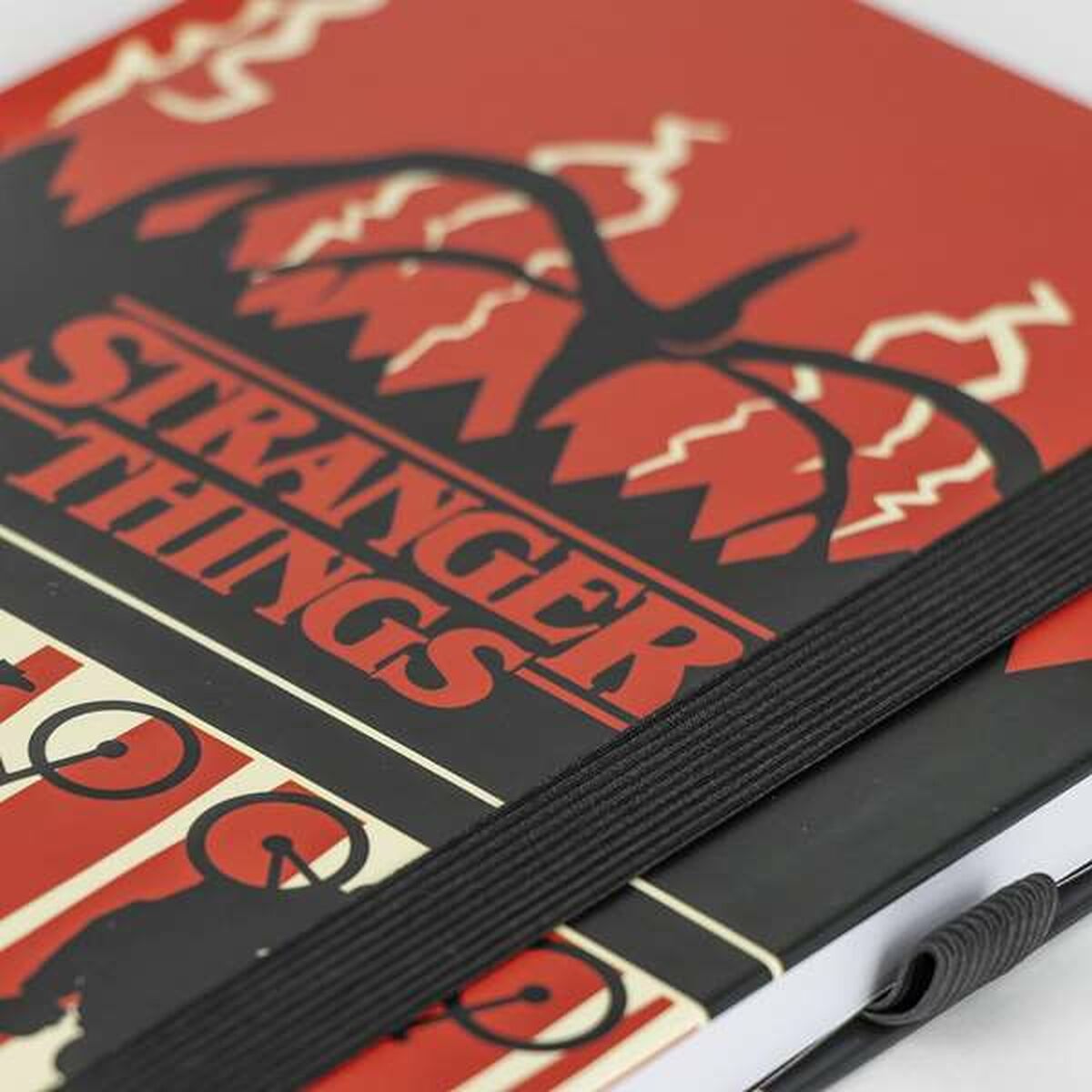 Set de Papetărie Stranger Things 390 g 2 Piese - Birou și papetărie, Material școlar și educațional