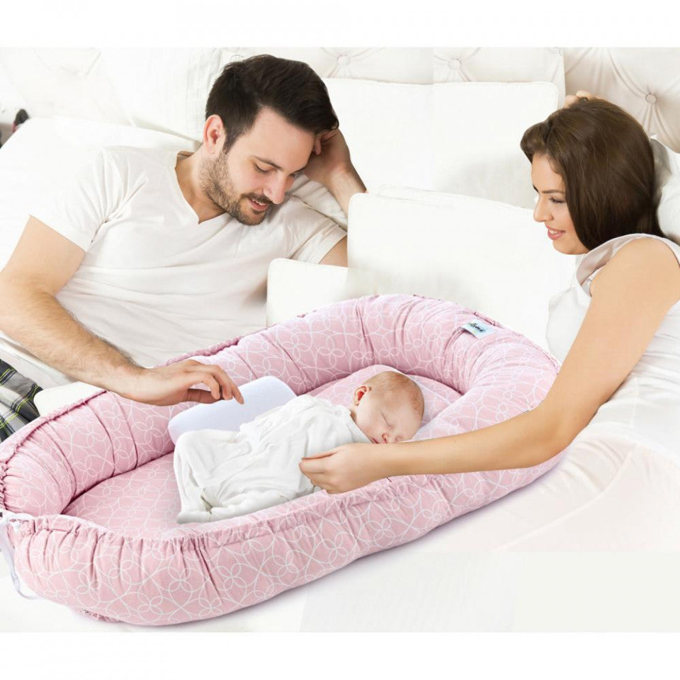 BabyNest BabyJem Between parents