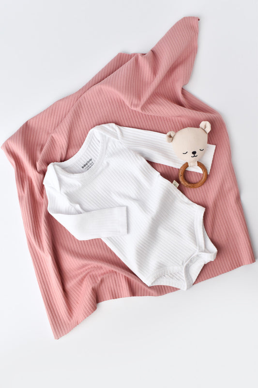 Body Bebe Unisex cu maneca lunga din 95% bumbac organic cu 5% elastan - Alb, BabyCosy - Salopeta