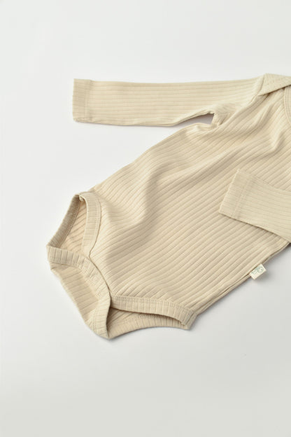 Body Bebe Unisex cu maneca lunga din 95% bumbac organic cu 5% elastan - Crem, BabyCosy