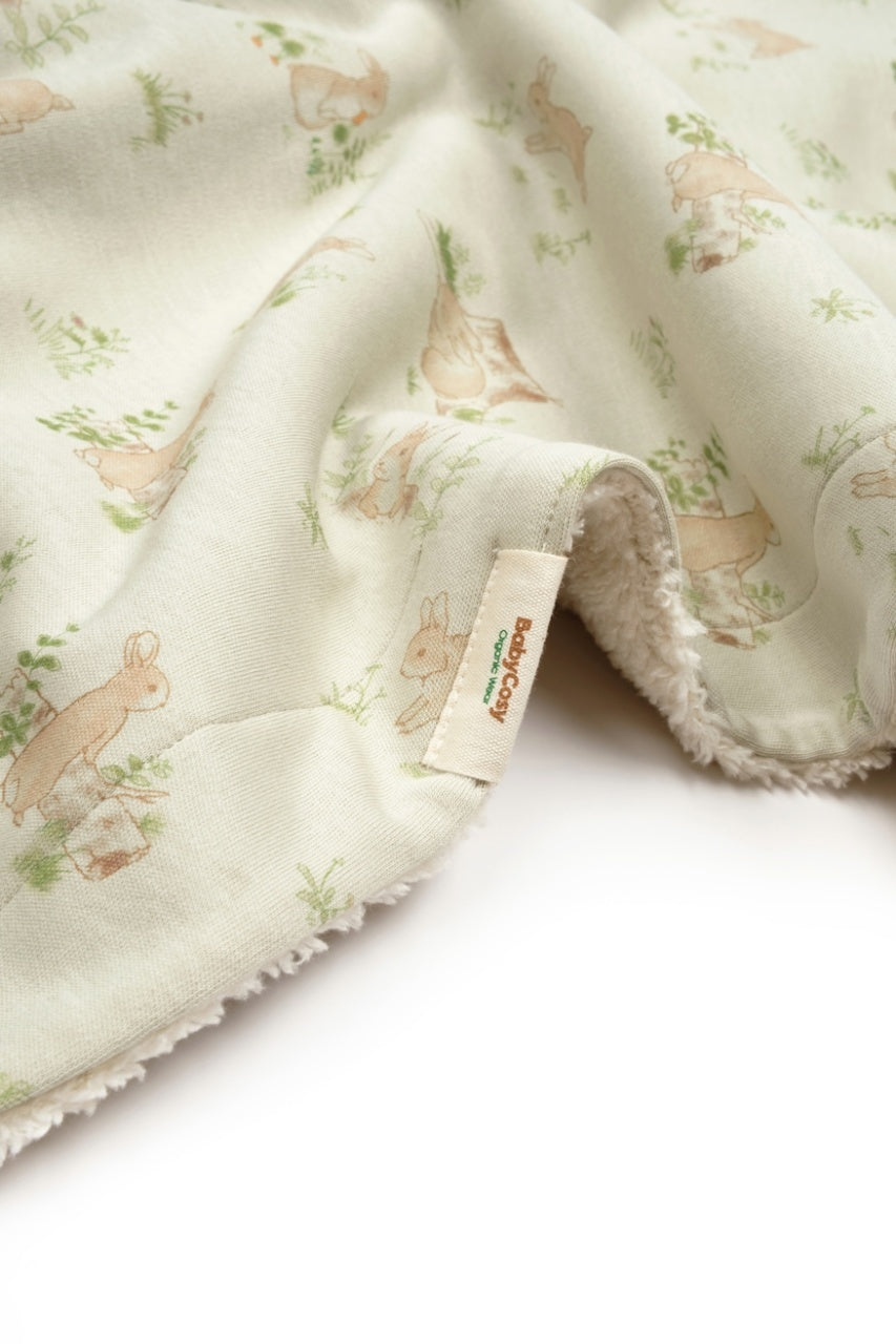 Paturica cu iepurasi pentru nou nascut, 85X85 cm, 100% bumbac organic, Rabbit, BabyCosy