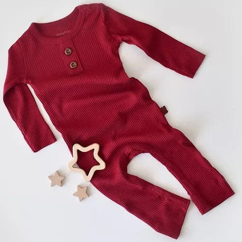 Salopeta cu maneca lunga si pantaloni lungi din bumbac organic si modal - Rosu BabyCosy