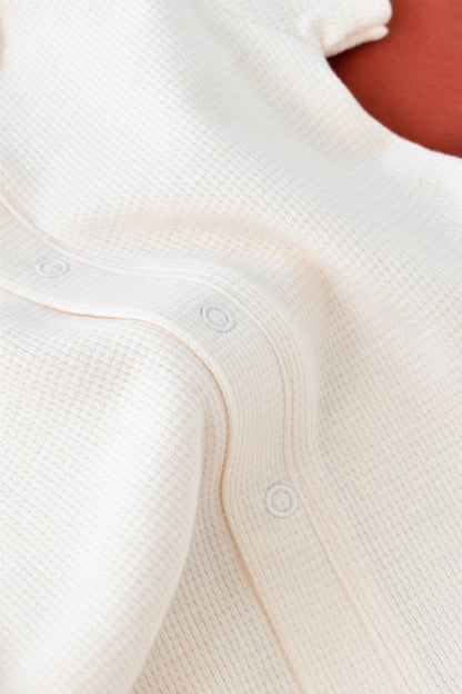 Salopeta cu pantaloni scurti - 100% bumbac organic - Ecru, BabyCosy