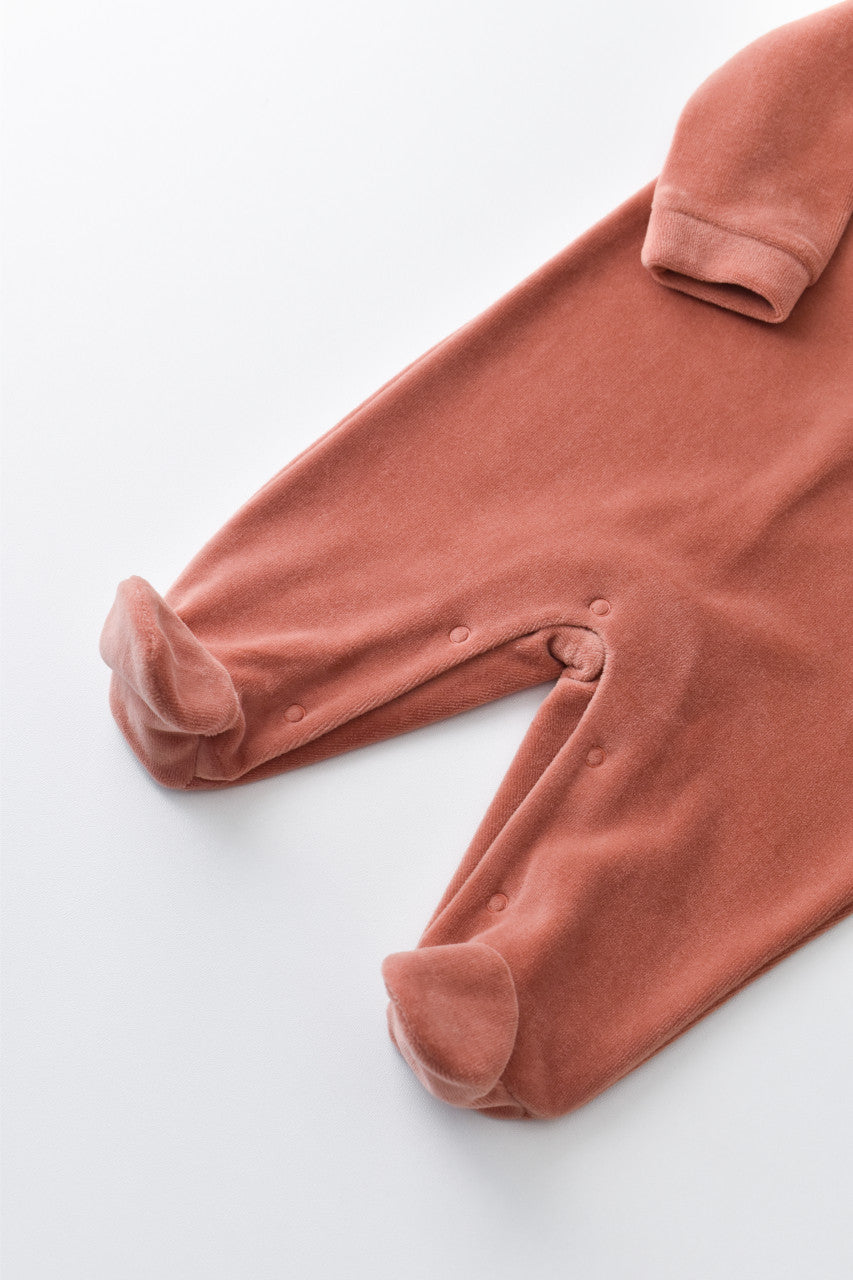 Salopeta Curcubeu cu maneca lunga si botosei din 80%bumbac organic si 20% poliester - Caramiziu, BabyCosy