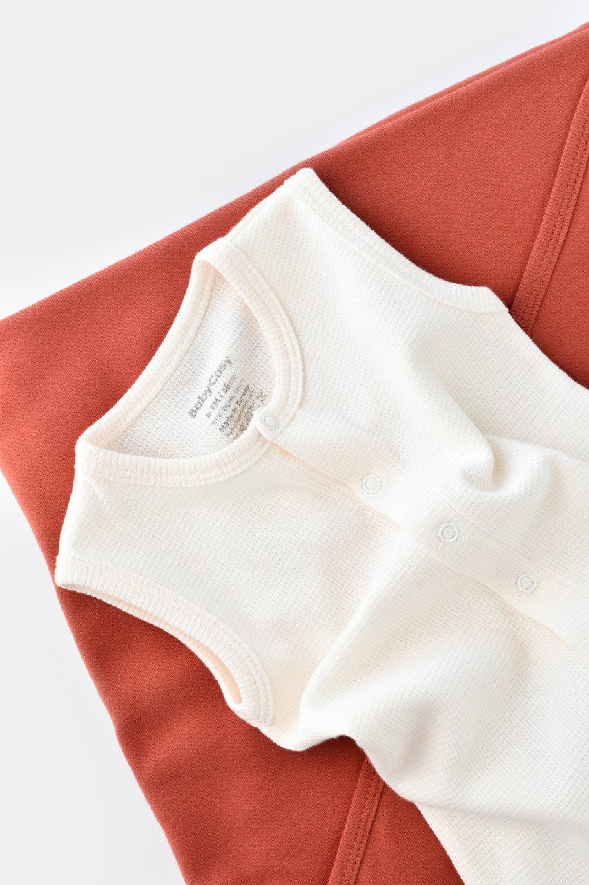 Salopeta fara maneci si pantaloni scurti - 100% bumbac organic - Ecru, BabyCosy