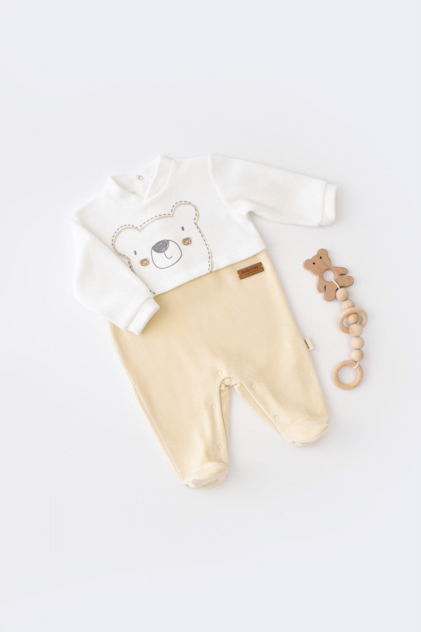 Salopeta Ursulet cu maneca lunga si botosei din 80%bumbac organic si 20% poliester - Crem, BabyCosy