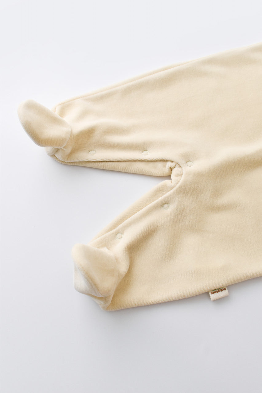 Salopeta Ursulet cu maneca lunga si botosei din 80%bumbac organic si 20% poliester - Crem, BabyCosy