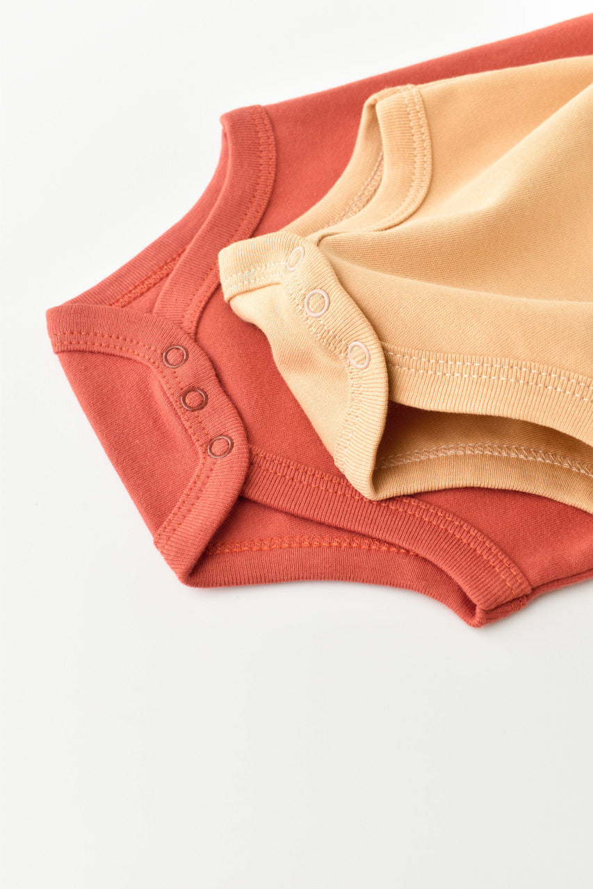 Set 2 body-uri cu maneca lunga bebe unisex -100% bumbac organic - Mustar/Scortisoara, BabyCosy