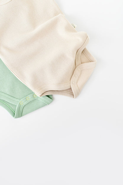 Set 2 body-uri fara maneci bebe unisex -100% bumbac organic - Mint/Stone, BabyCosy