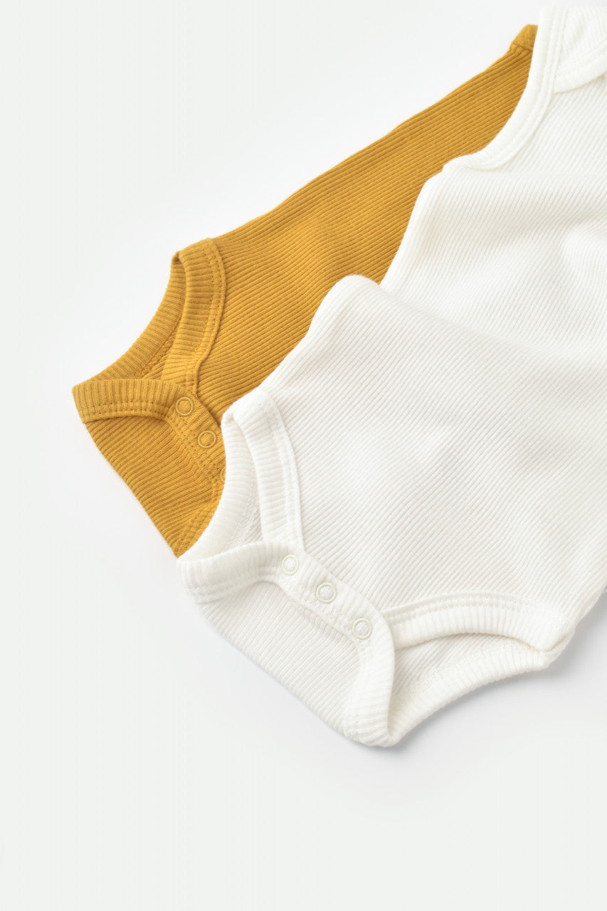 Set 2 body-uri fara maneci bebe unisex din bumbac organic si modal - Mustar/Ecru, BabyCosy